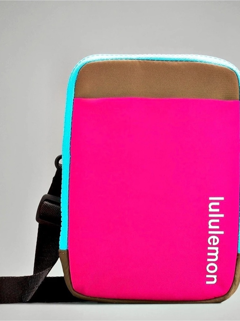 Lululemon + Easy Access
Crossbody Bag